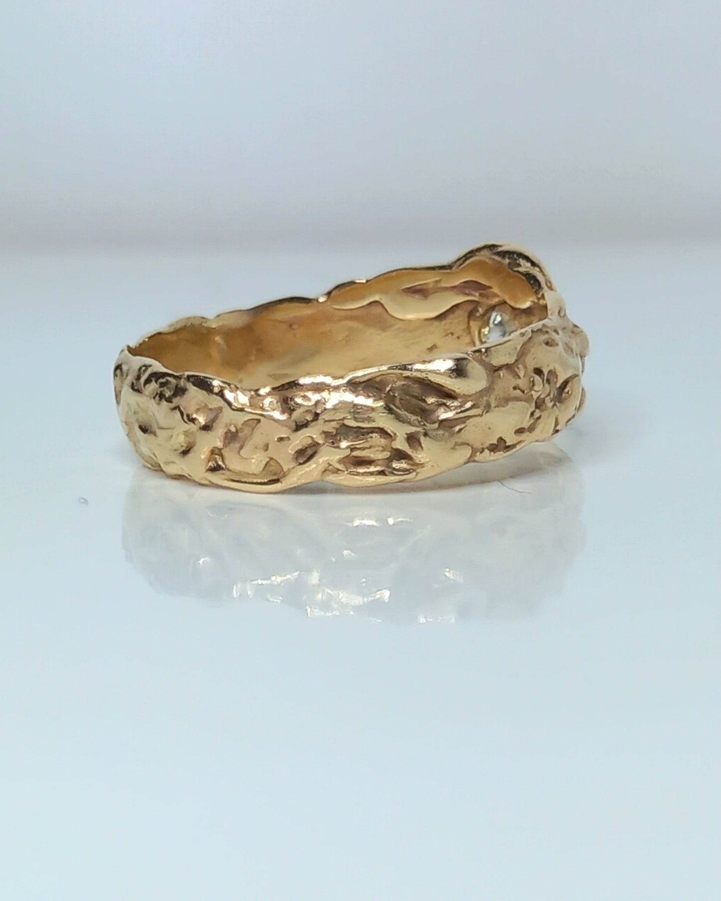9ct Yellow Gold Wave Ring with Lab Diamond