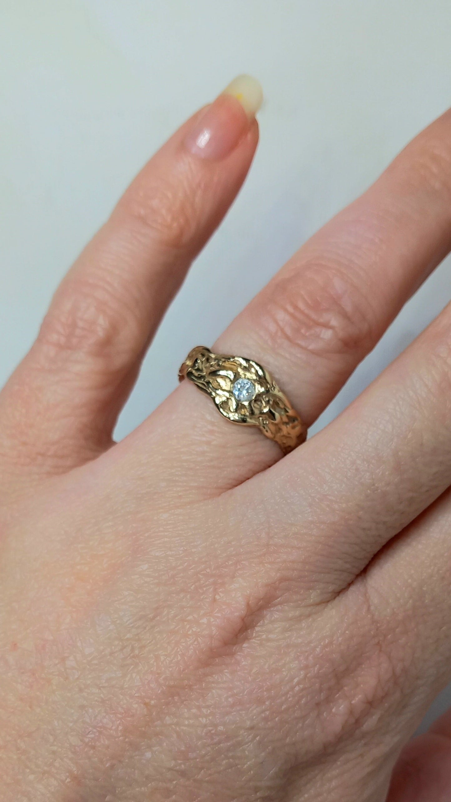 9ct Yellow Gold Wave Ring with Lab Diamond