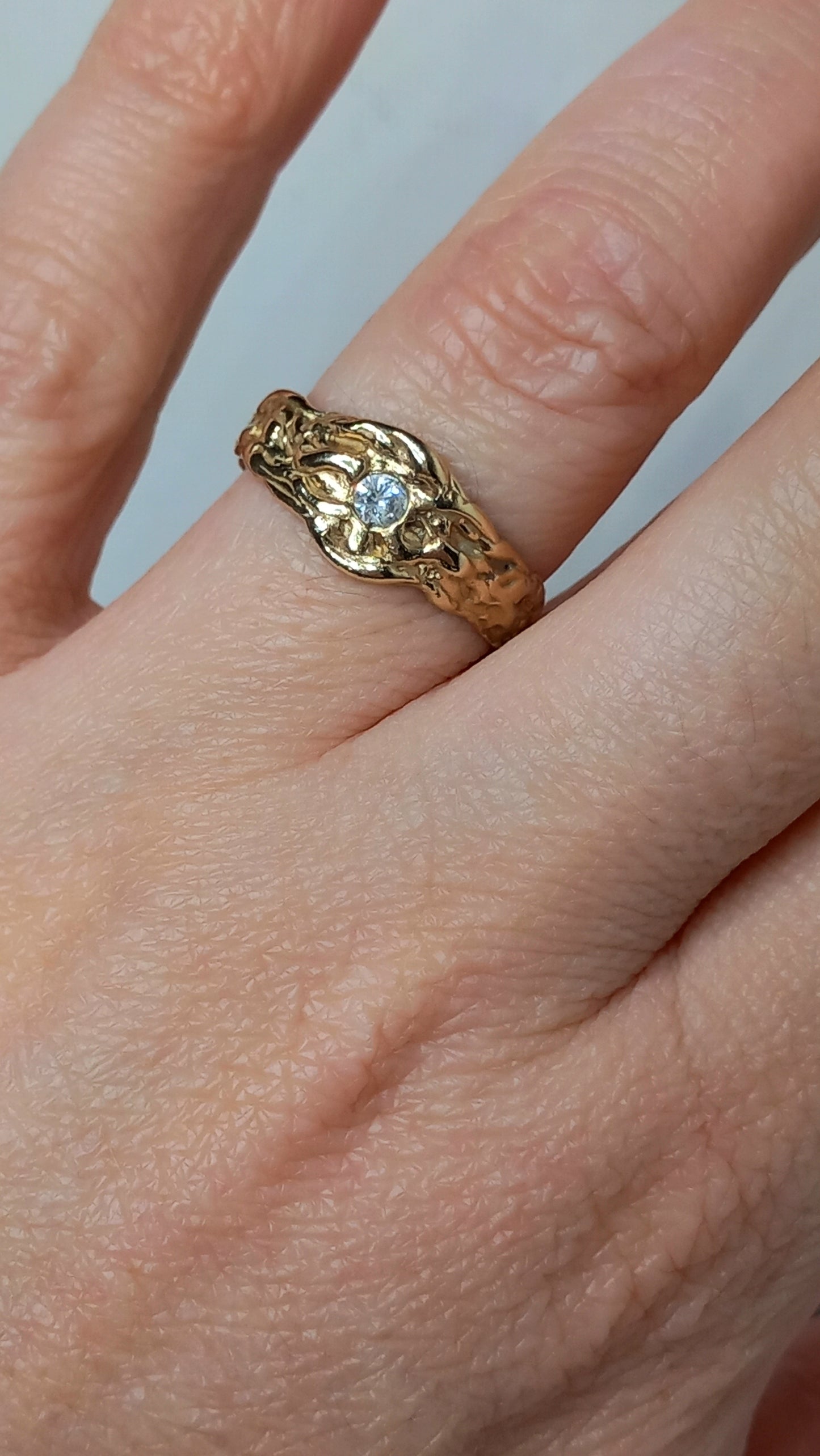 9ct Yellow Gold Wave Ring with Lab Diamond
