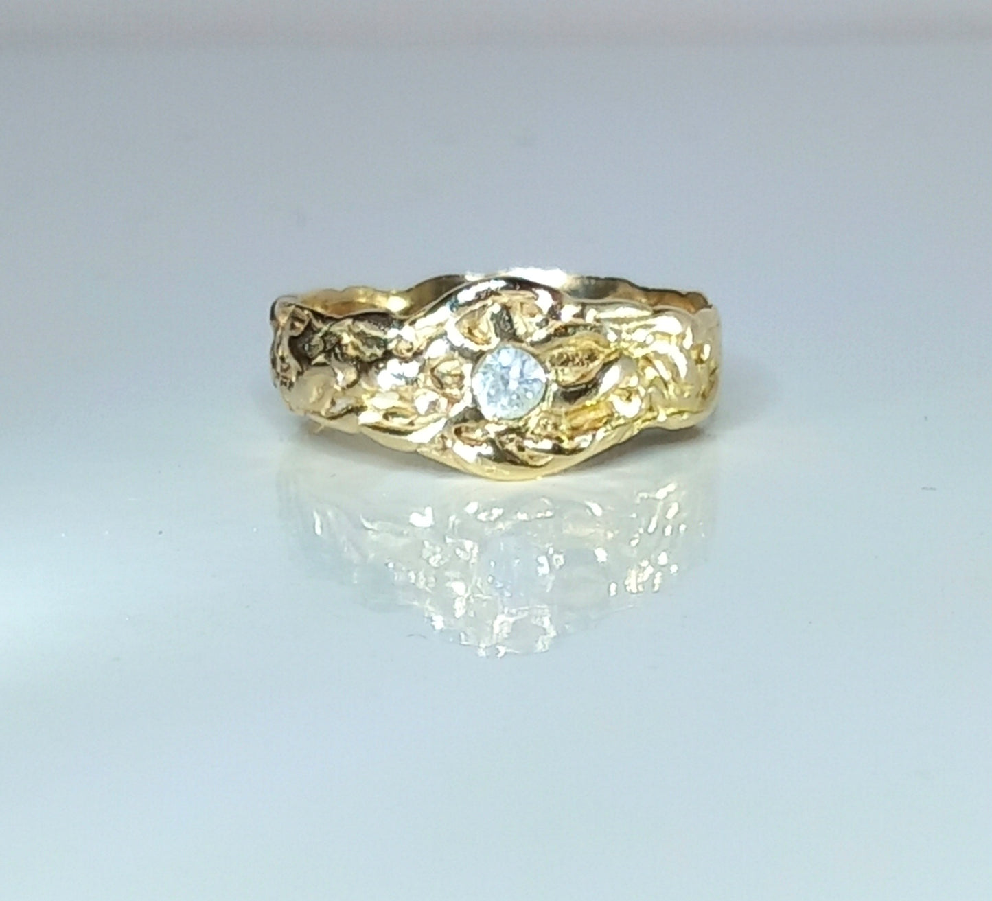 9ct Yellow Gold Wave Ring with Lab Diamond