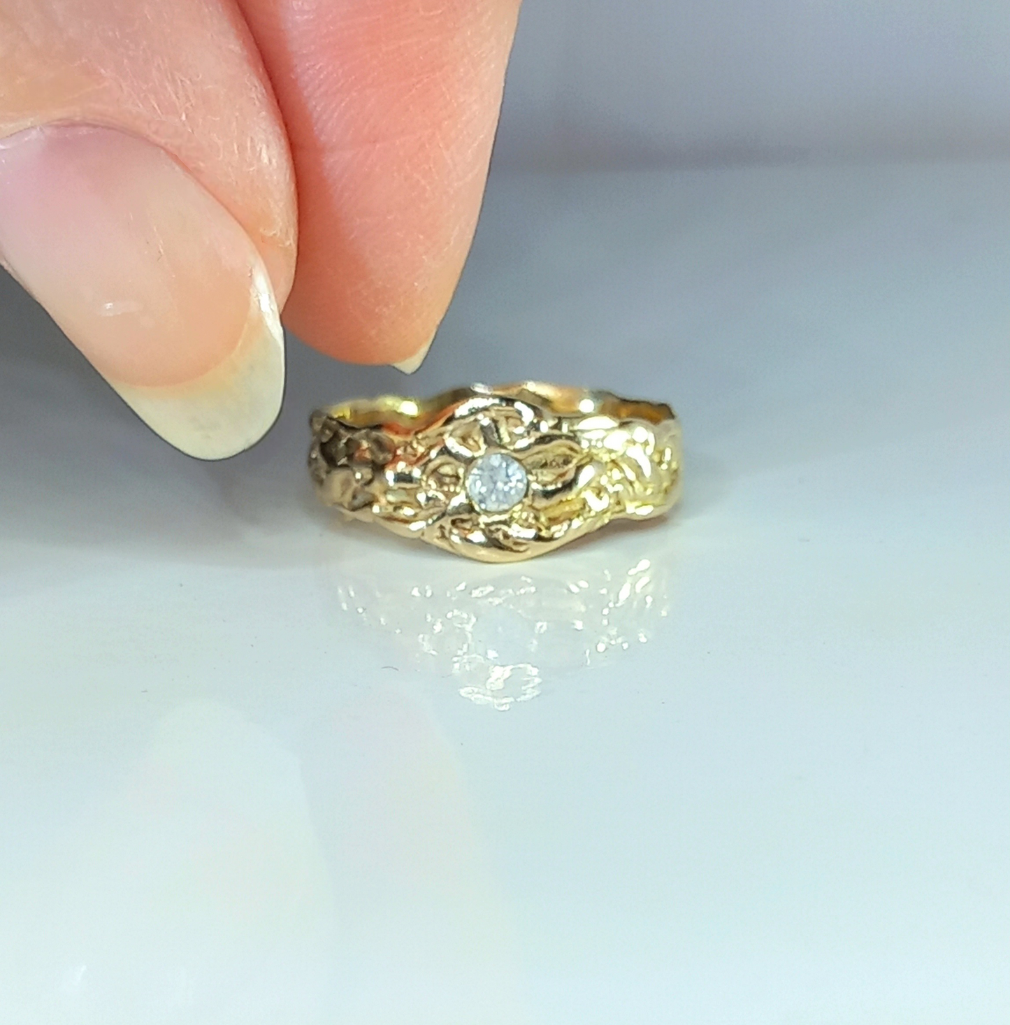 9ct Yellow Gold Wave Ring with Lab Diamond